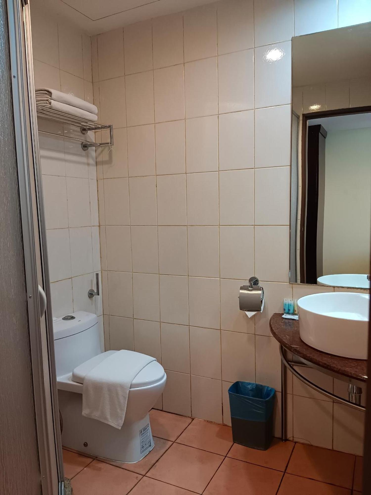 Gaya Centre Hotel Kota Kinabalu Buitenkant foto